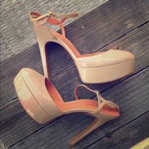 Via Spiga Tan Patent Leather Slingbacks